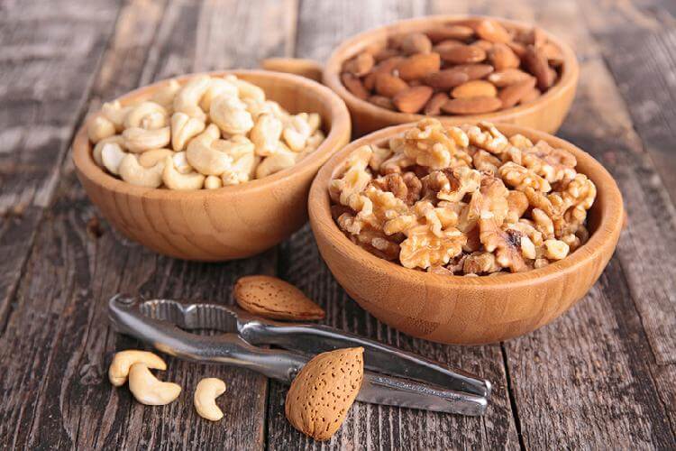Орех ореху — рознь, поэтому их нужно уметь правильно есть