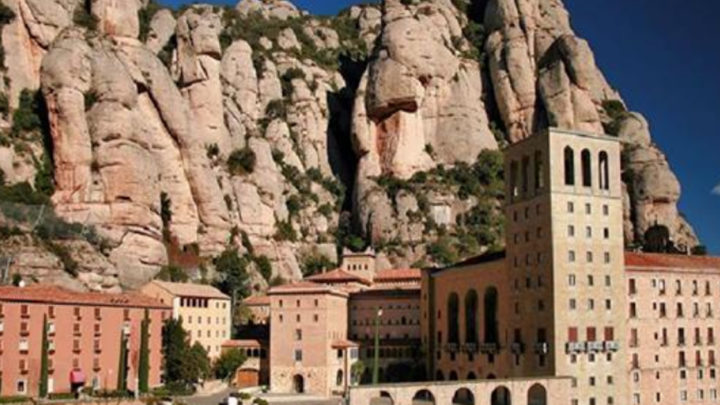 Монсеррат: «разрезанная» гора, монастырь и заповедник в Каталонии